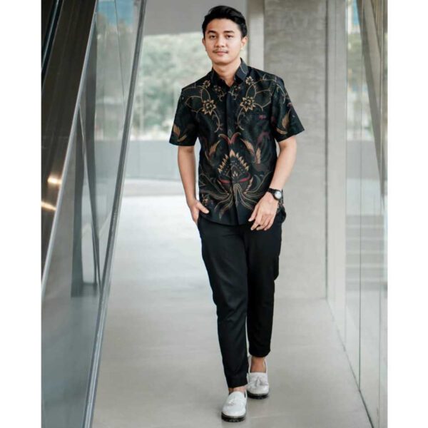 Baju Batik Pria Lengan Pendek